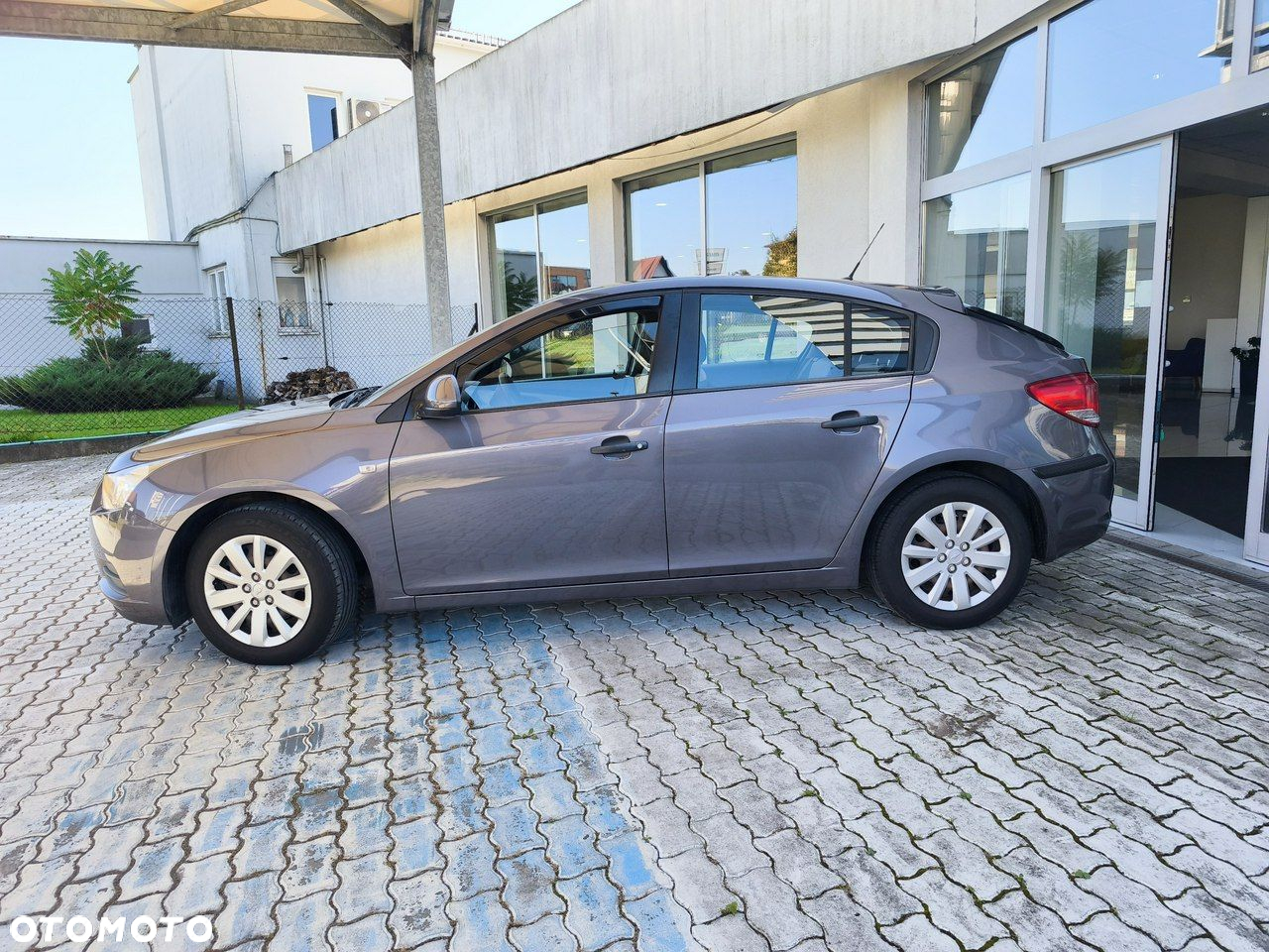 Chevrolet Cruze 1.6 LS+ - 22