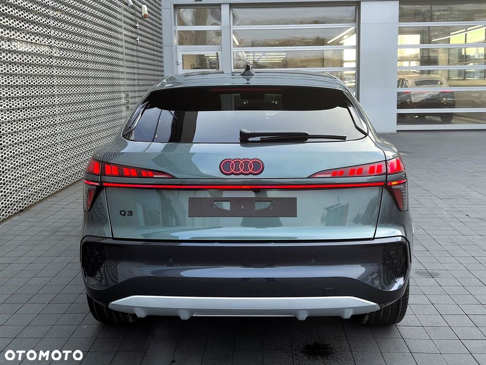 Audi Q3 Sportback - 13