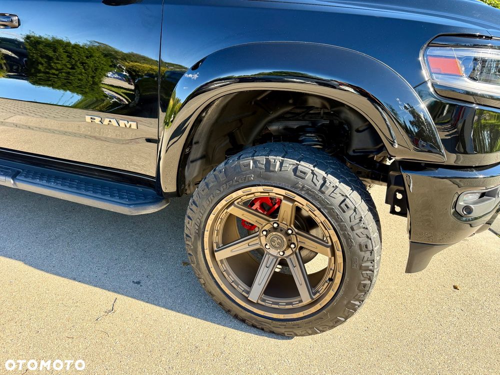 RAM 1500 Crew Cab Sport - 4