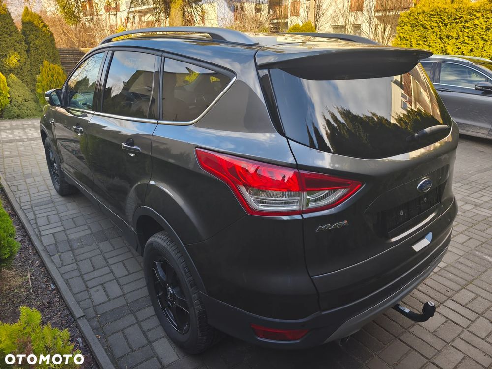 Ford Kuga 2.0 TDCi 2x4 Titanium - 5