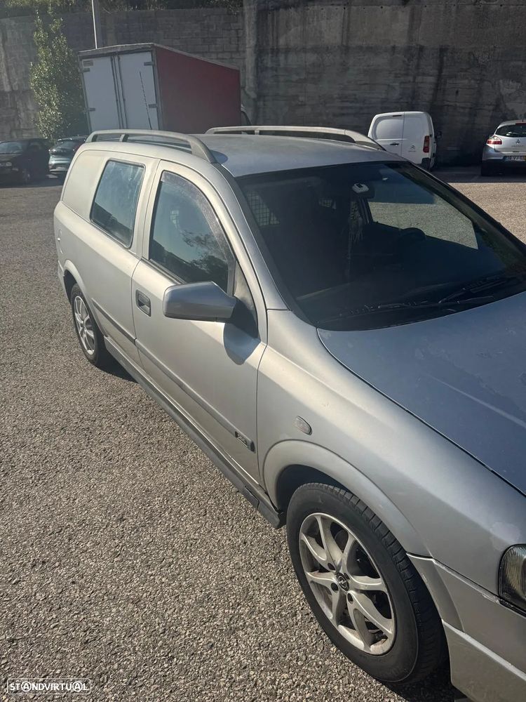 Opel Astra Caravan - 4