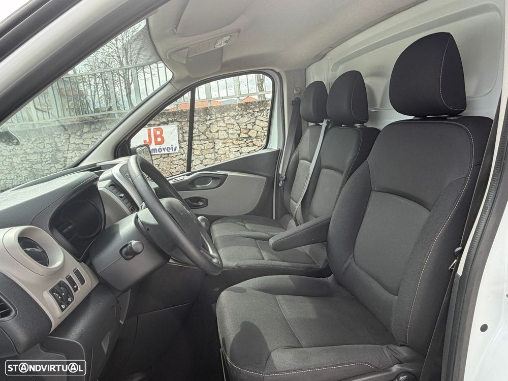 Renault Trafic 1.6 dCI 3LUG c/GPS Iva Dedutível - 8