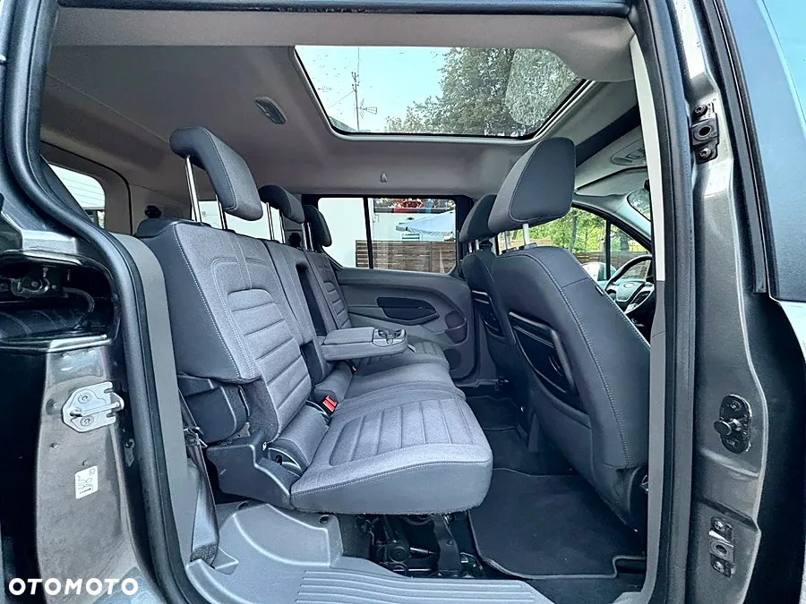 Ford Tourneo Connect Grand - 22