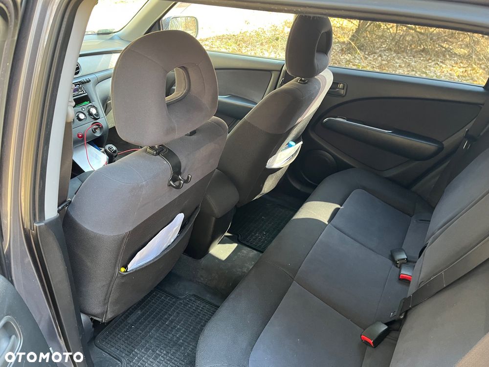Mitsubishi Outlander 2.0 2WD Invite - 16
