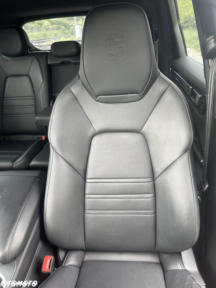 Porsche Cayenne Standard - 36