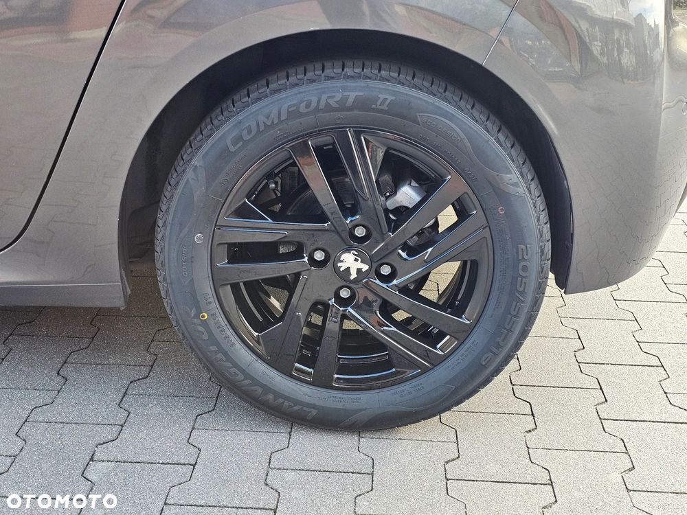Peugeot 208 - 33