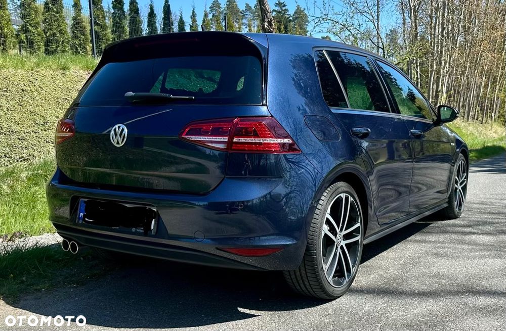 Volkswagen Golf - 2