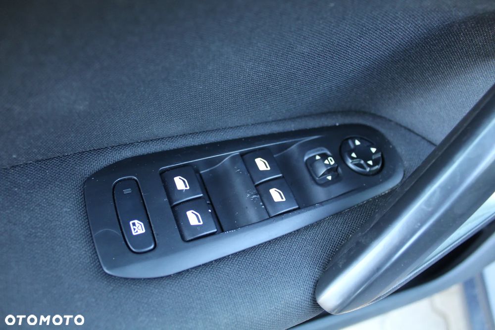 Peugeot 308 1.6 e-HDi Active S&S - 15