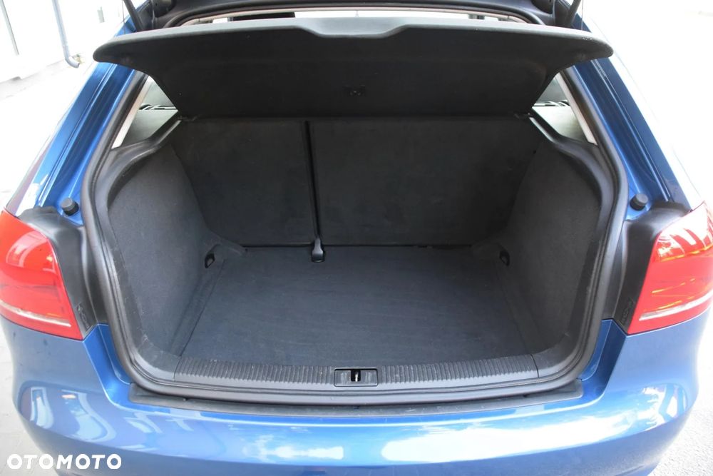 Audi A3 3-drzwiowe 1.6 Ambiente - 15