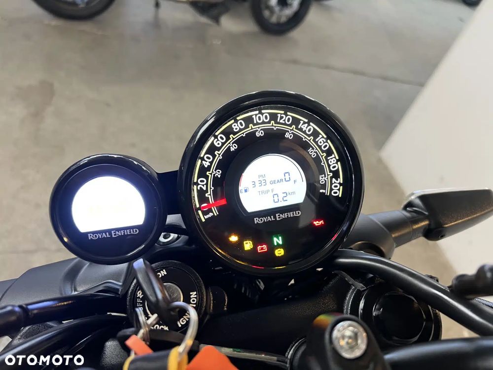 Royal Enfield Guerrilla - 25