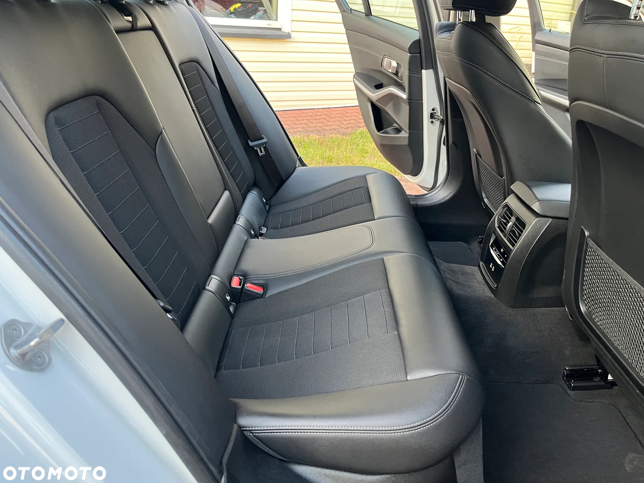BMW Seria 3 320i Sport Line - 25