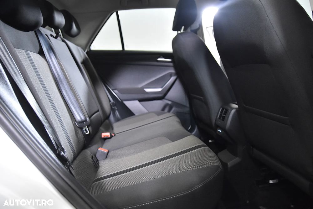 Volkswagen T-Roc - 12