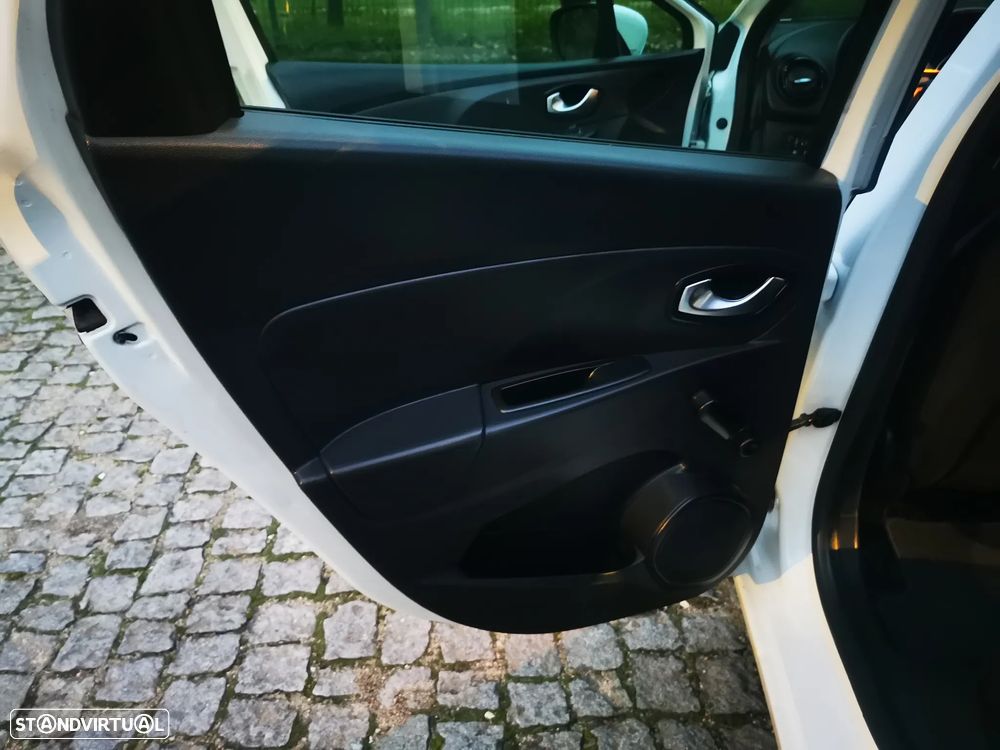 Renault Clio Sport Tourer 1.5 dCi Luxe - 19