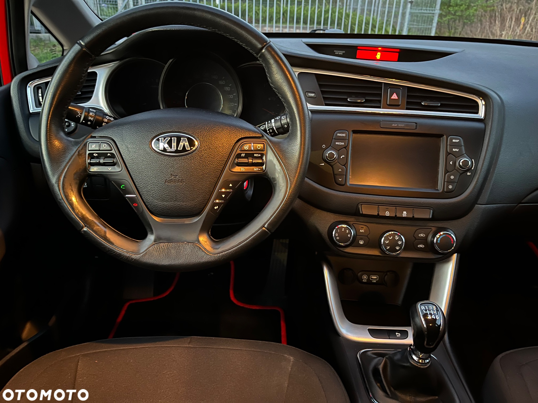 Kia Ceed 1.6 GDI SW Dream Team Edition - 20