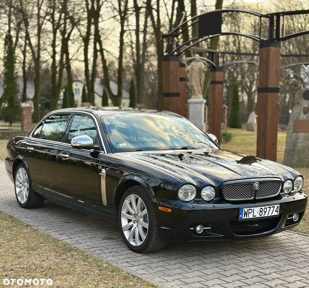 Jaguar XJ