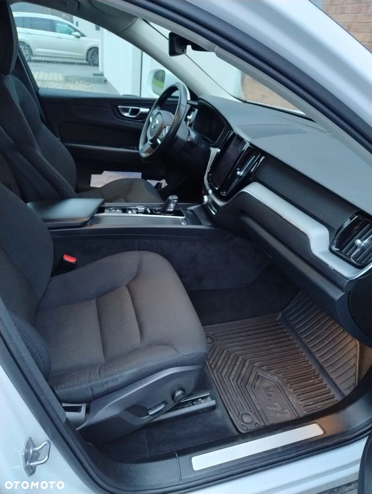 Volvo XC 60 T4 Momentum - 17