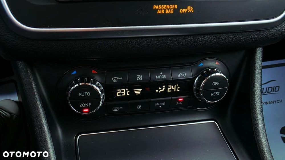 Mercedes-Benz GLA 200 7G-DCT Urban - 19