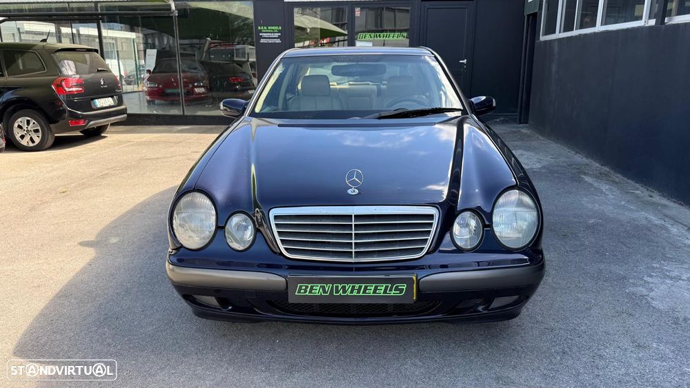 Mercedes-Benz E 220 - 2