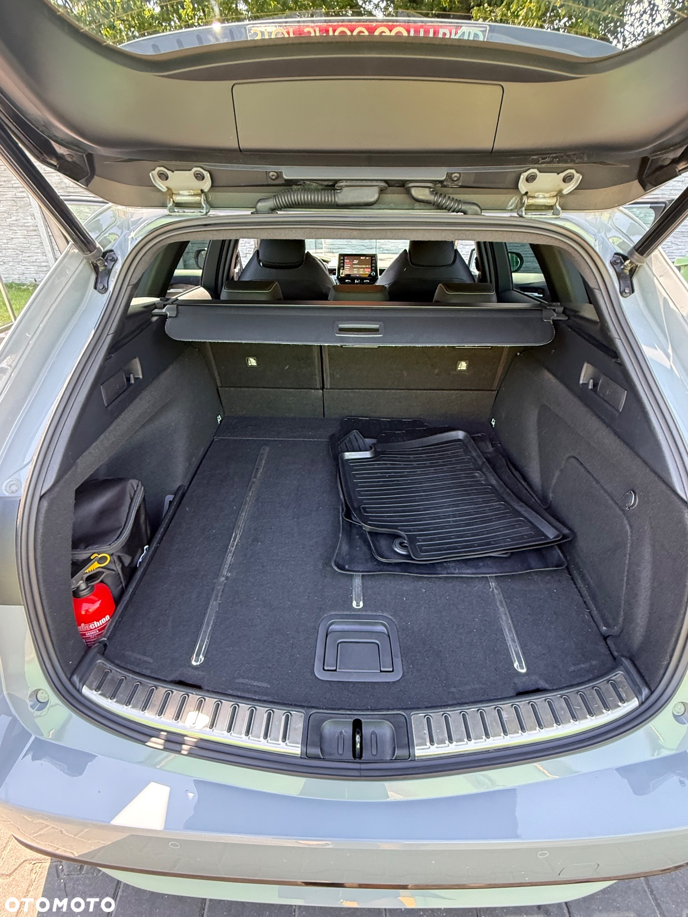 Toyota Corolla 2.0 Hybrid Executive - 10