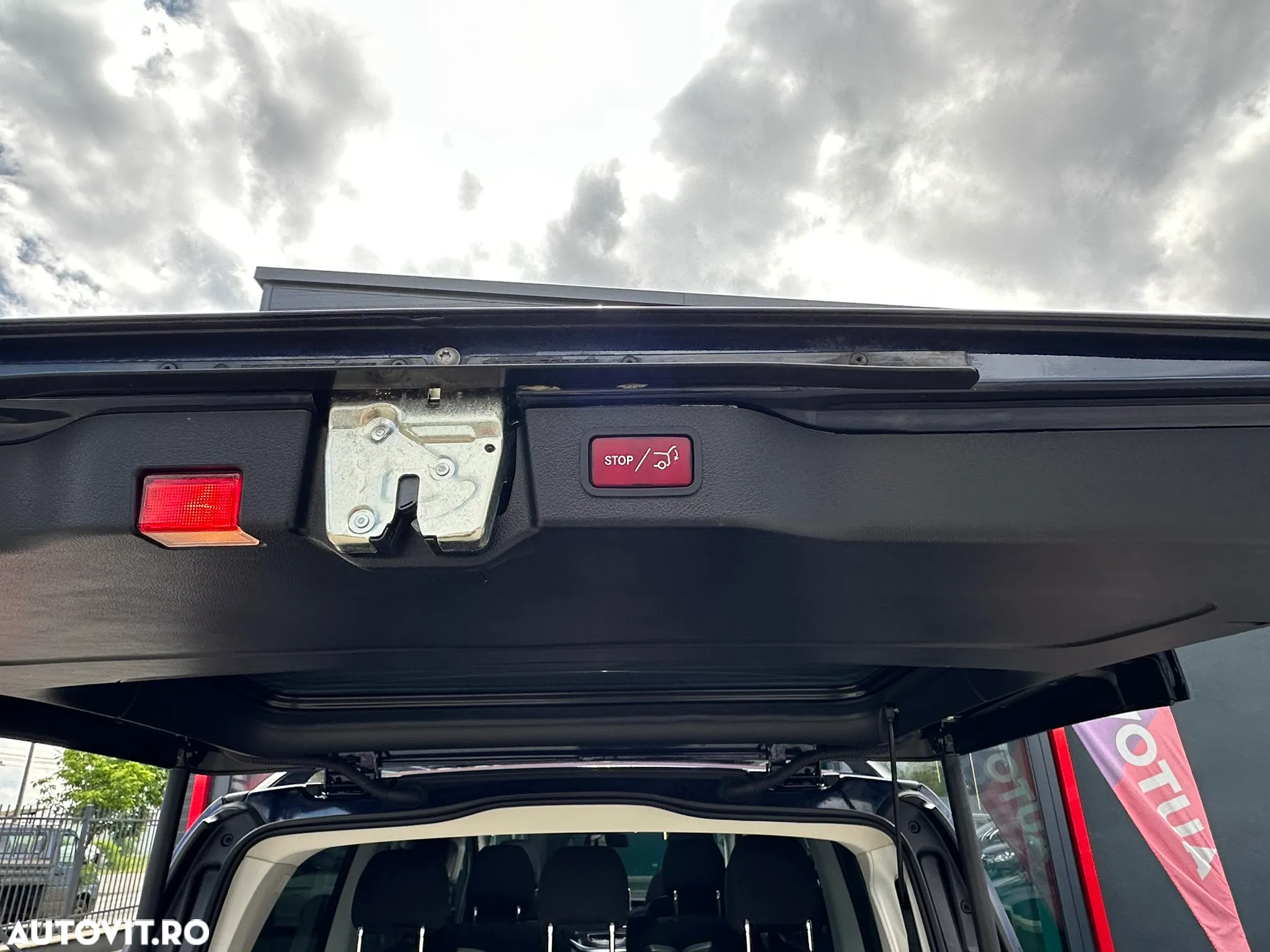 Mercedes-Benz V 250 d Combi Lung 190 CP RWD 9AT Exclusive - 33