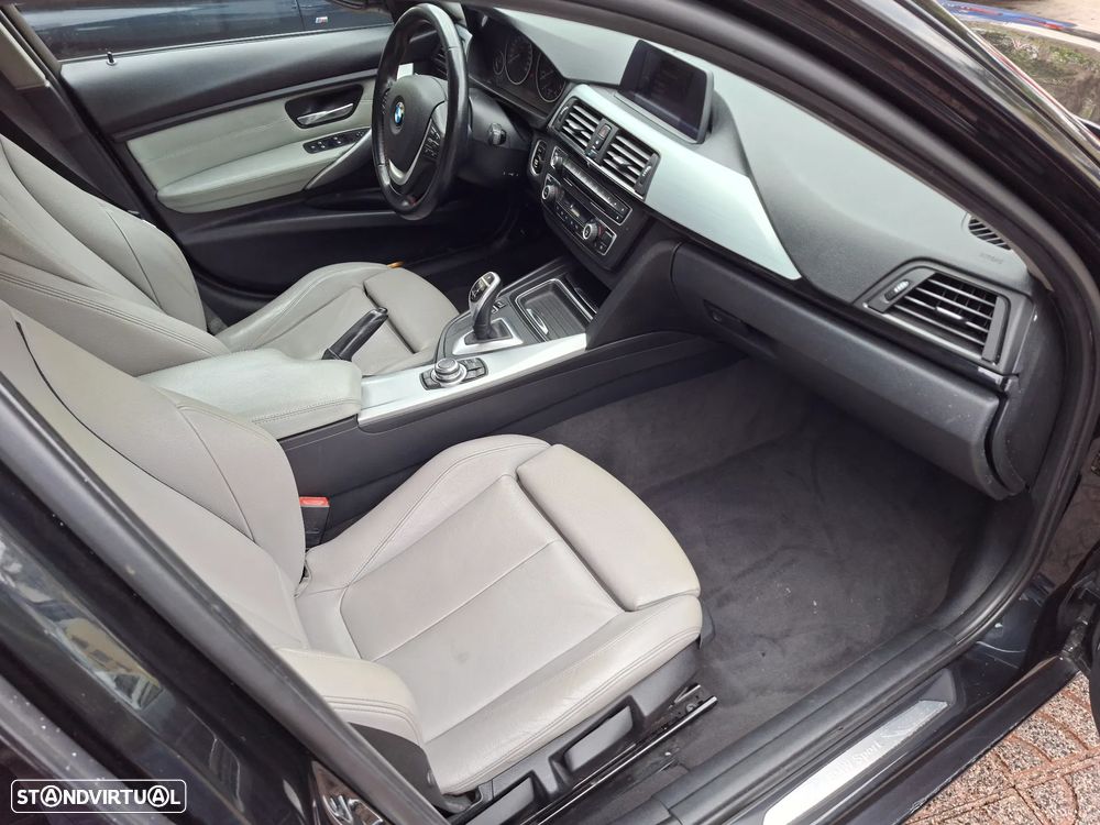 BMW 320 d Aut. Blue Performance Sport Line - 21