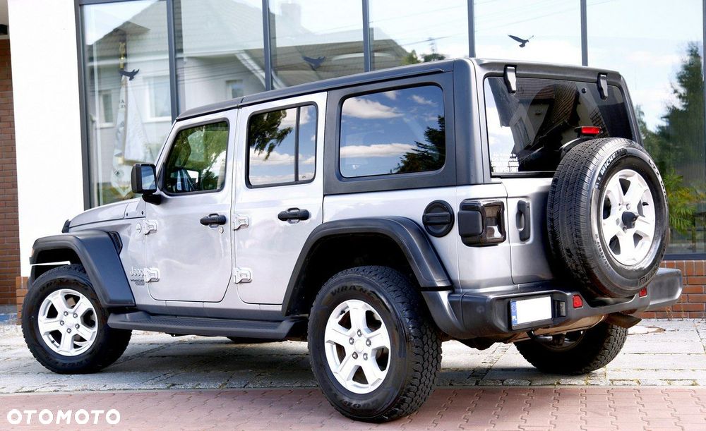 Jeep Wrangler - 8