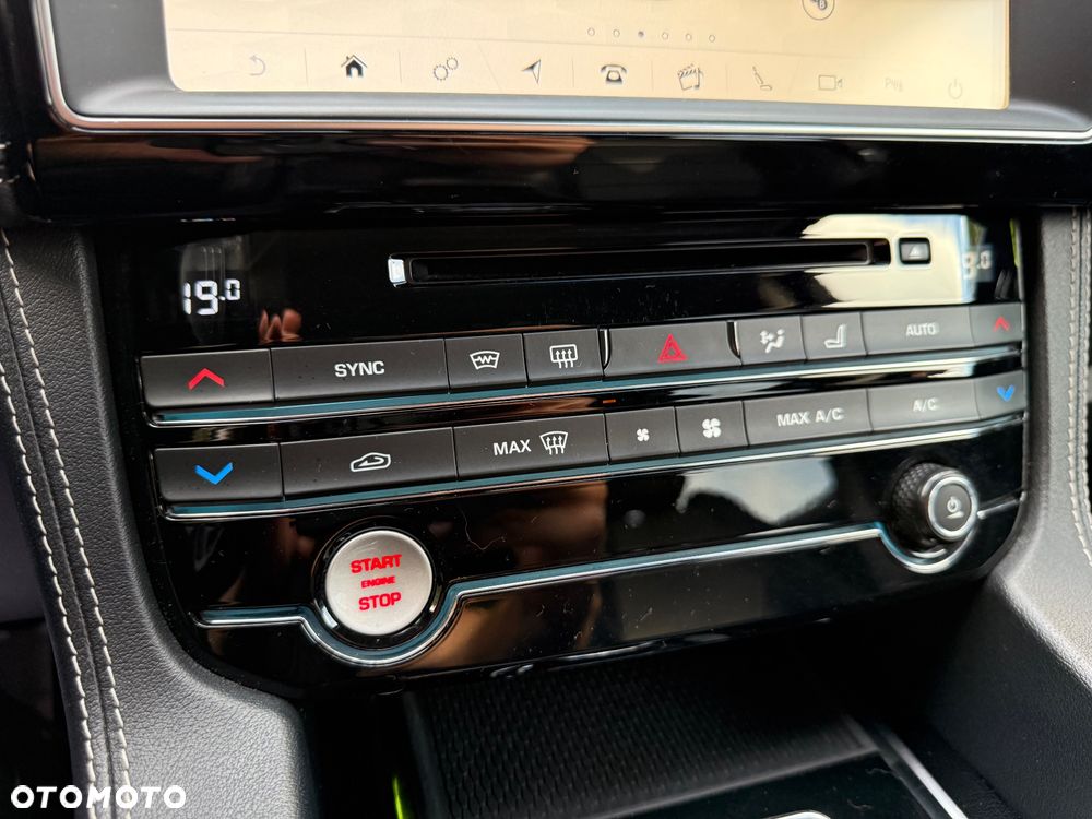 Jaguar F-Pace 20d AWD R-Sport - 26