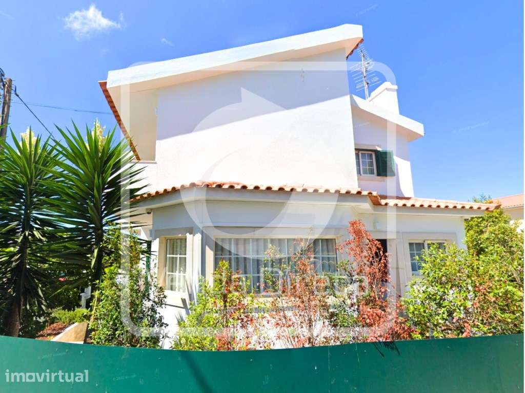 Moradia T4 Isolada com Piscina e Garagem no Estoril | IMÓVEL DA BANCA - Grande imagem: 4/23