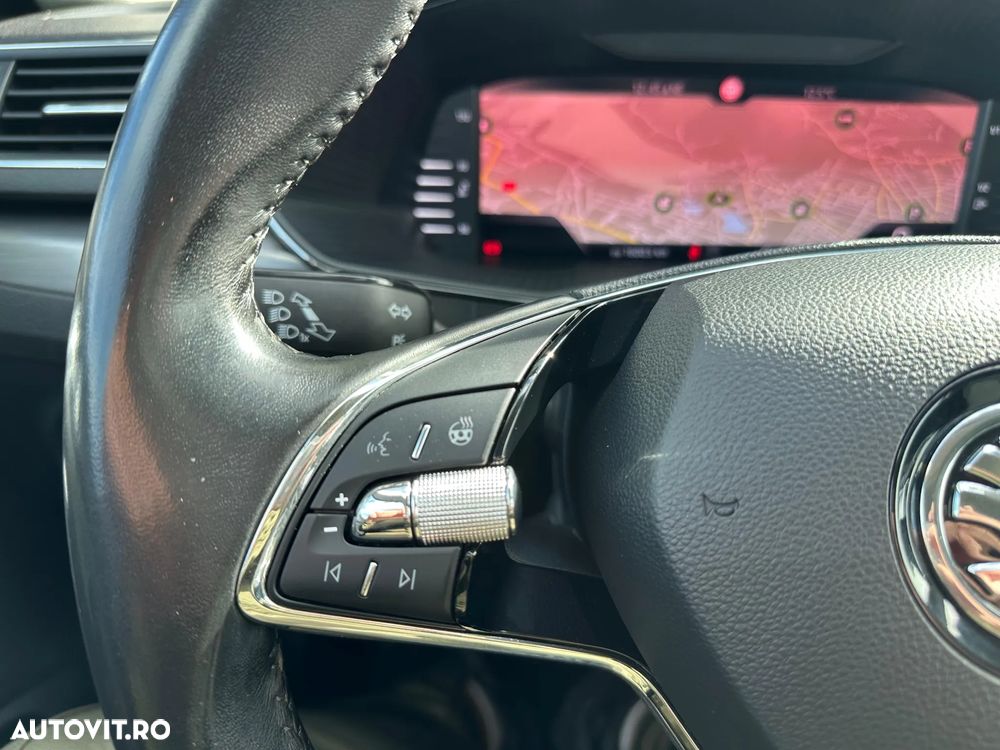 Skoda Superb 2.0 TDI Premium Edition - 15