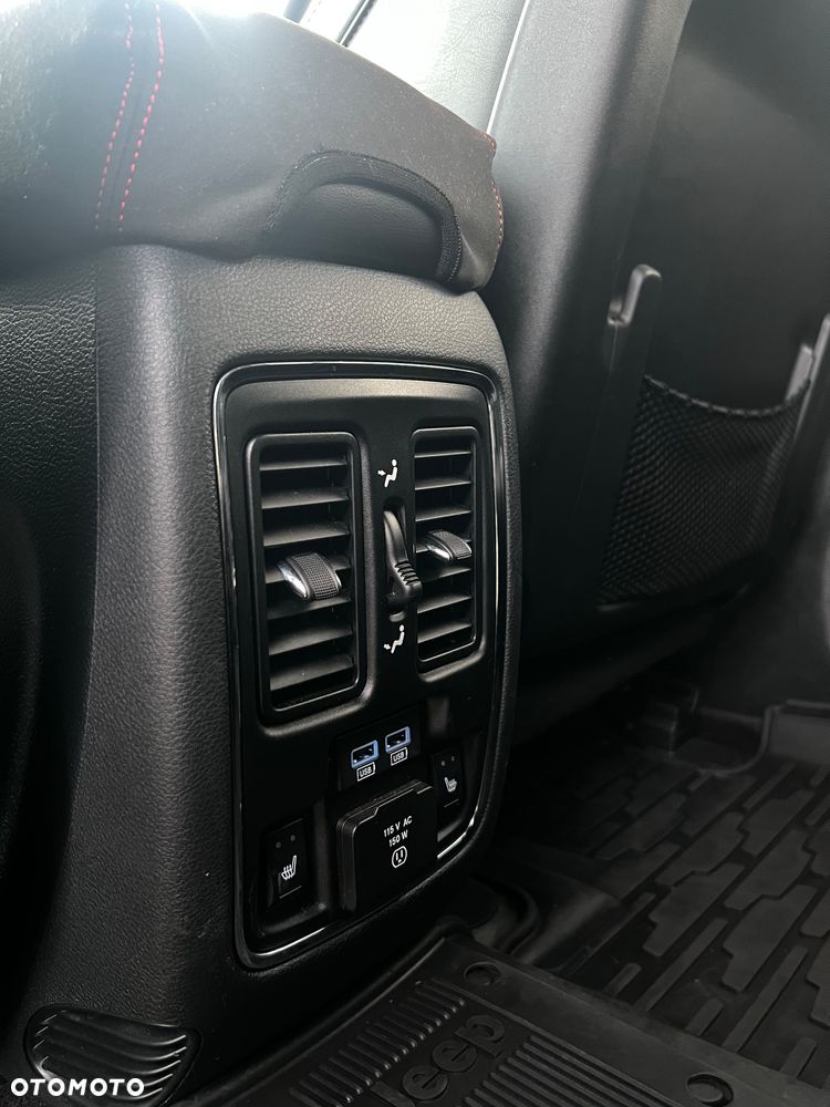 Jeep Grand Cherokee - 18