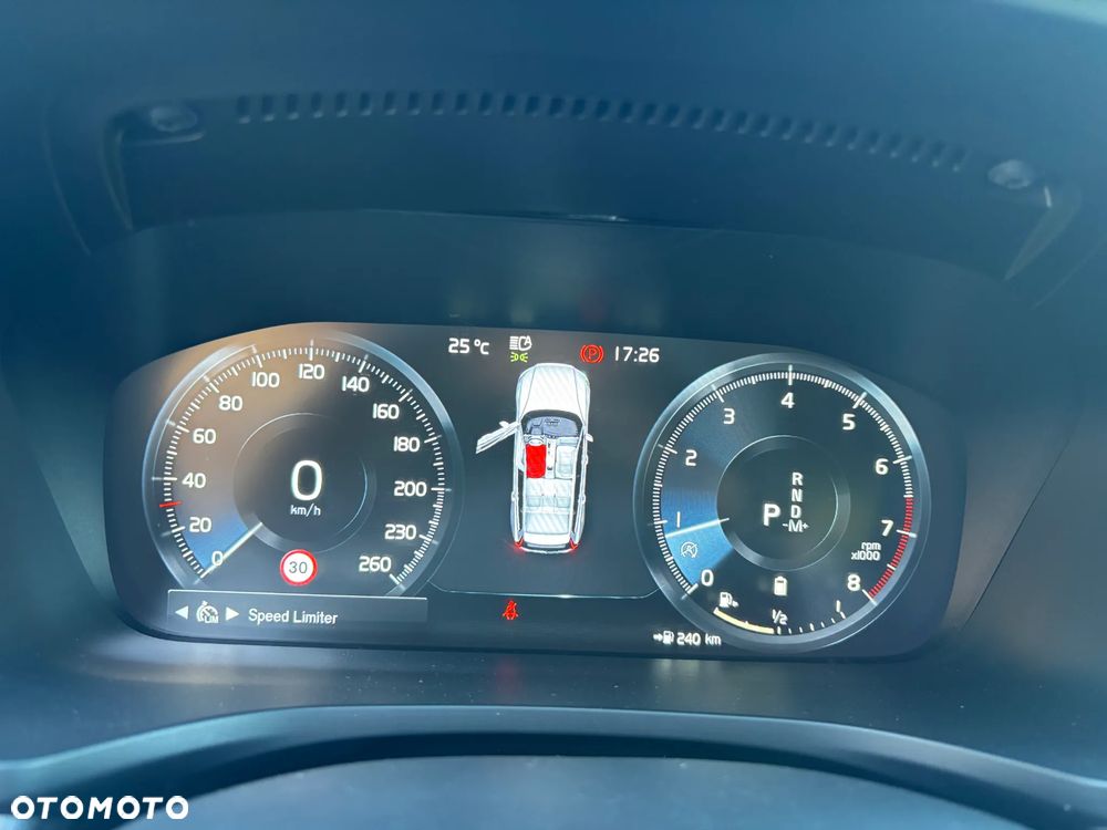 Volvo V60 B3 B DKG Momentum Pro - 24