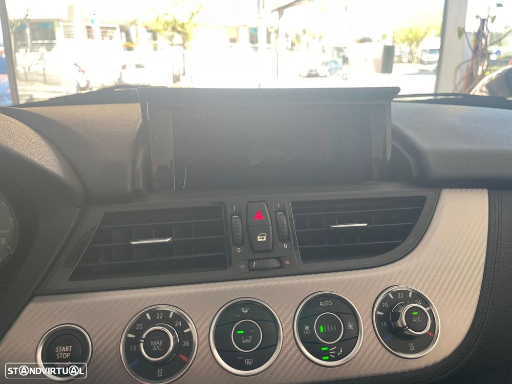 BMW Z4 35 is Auto - 25