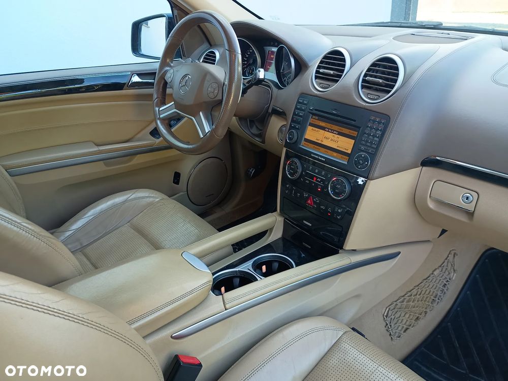 Mercedes-Benz ML 63 AMG 4Matic 7G-TRONIC 10th Anniversary - 27