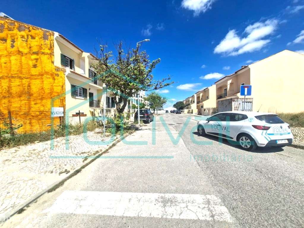 Lote de Terreno Moradia - Grande imagem: 2/9
