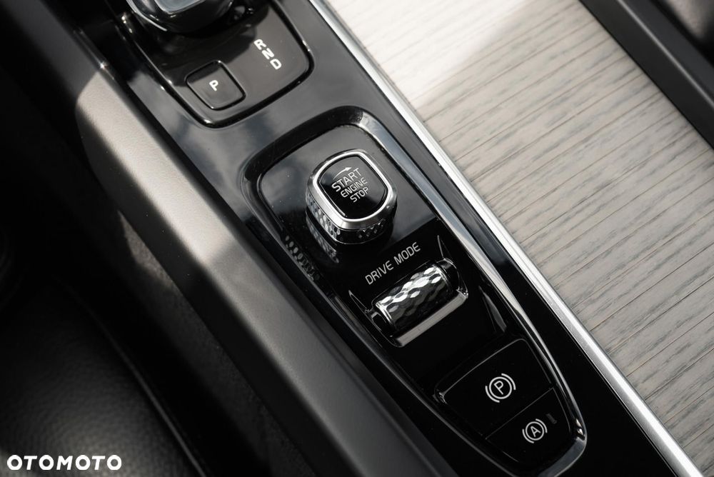 Volvo XC 60 B6 B AWD Ultimate Dark - 27