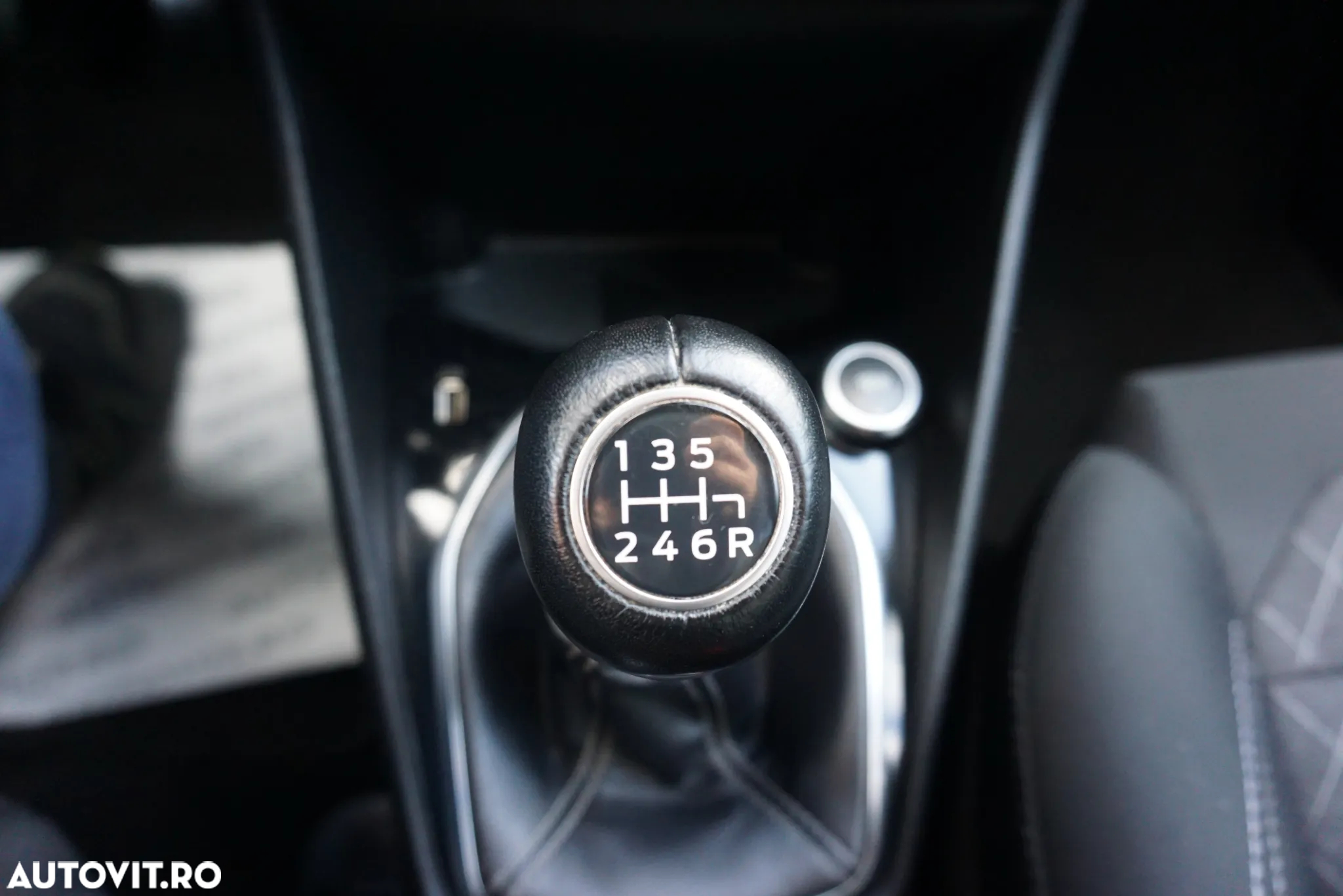Ford Fiesta 1.0 EcoBoost Start-Stop ST-LINE - 25