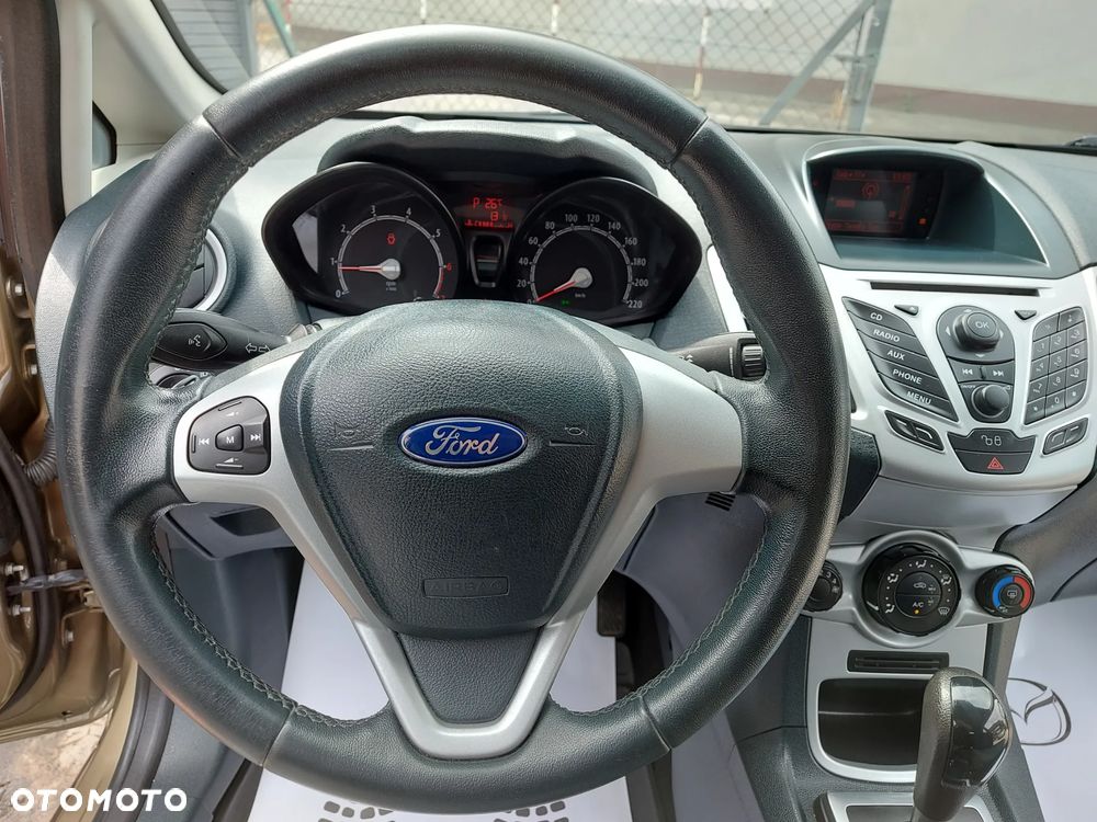 Ford Fiesta 1.4 Autom Champions Edition - 22