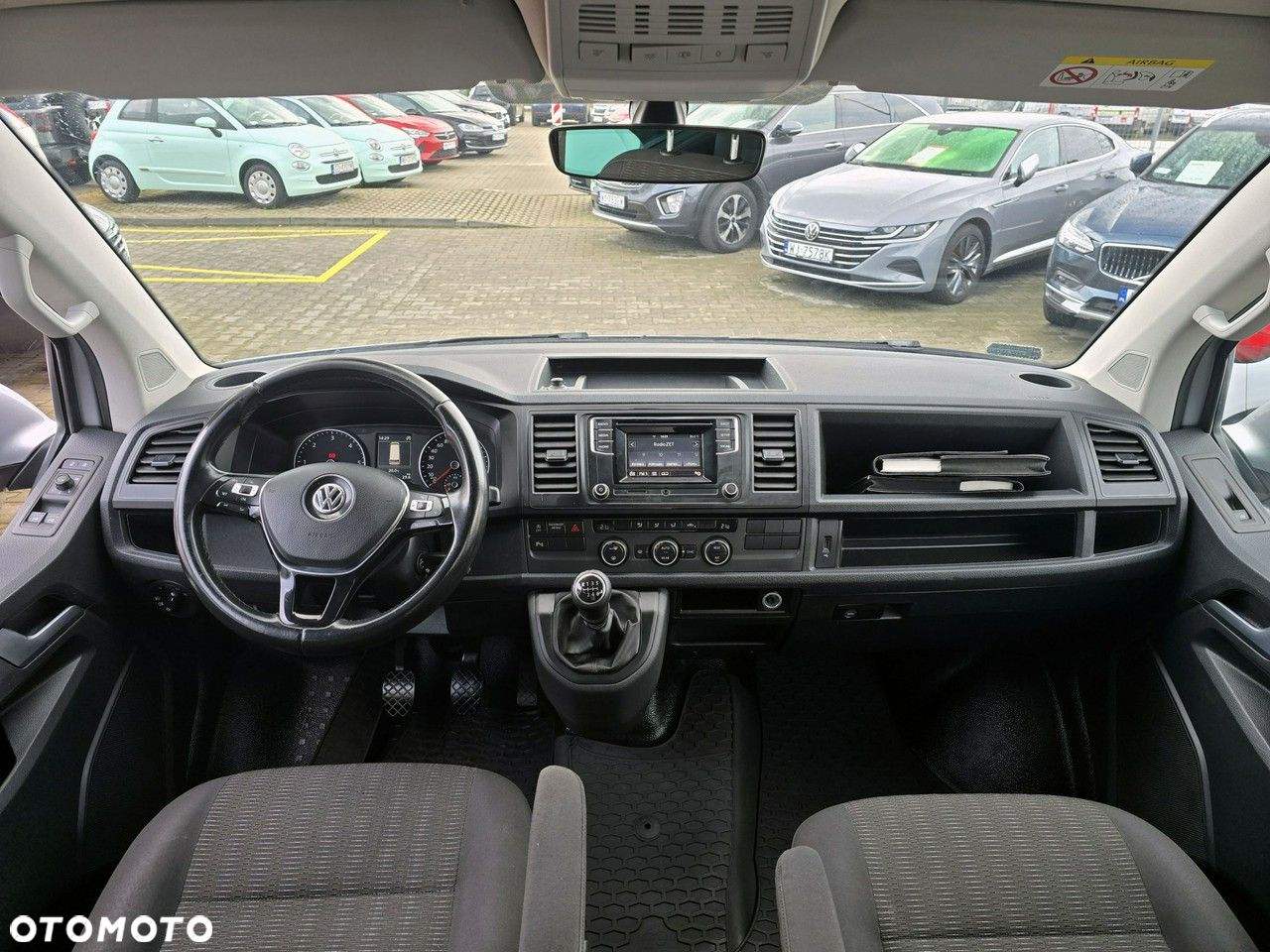 Volkswagen Caravelle - 22