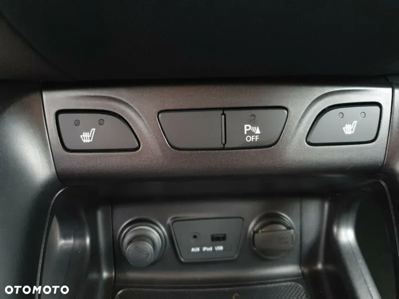 Hyundai ix35 2.0 CRDi 4WD Fifa World Cup Gold Edition - 17