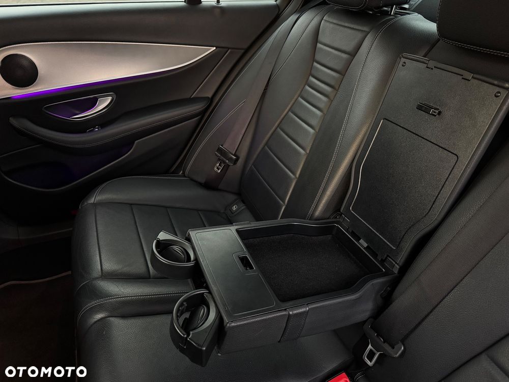 Mercedes-Benz Klasa E - 28