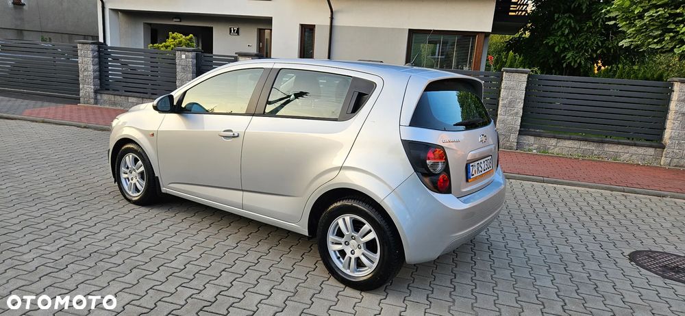 Chevrolet Aveo 1.4 LT S/S - 8