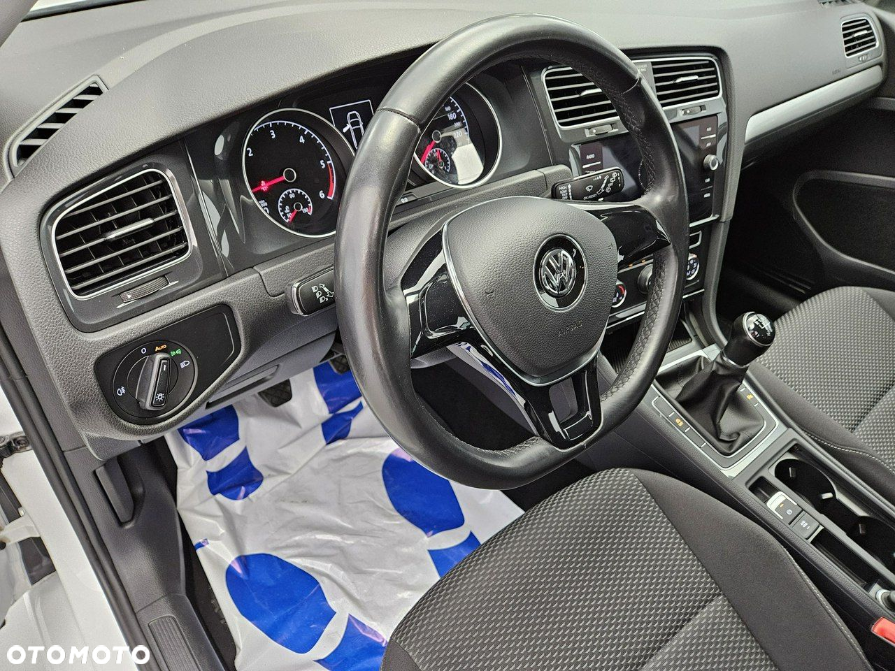 Volkswagen Golf - 9