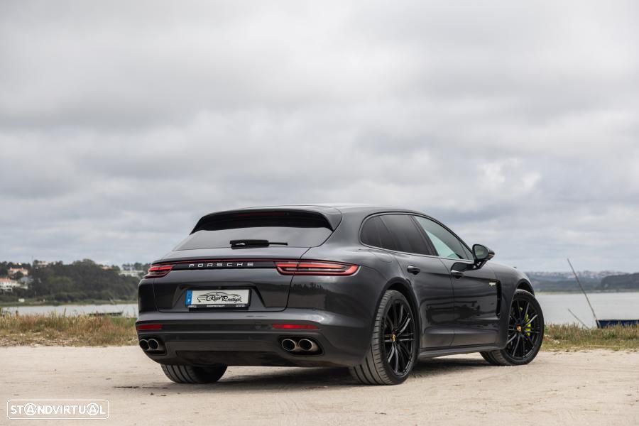Porsche Panamera Sport Turismo 4 E-Hybrid - 4