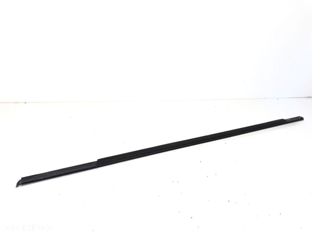 LISTWA ZGARNIAJĄCA PRZÓD PRAWA CHROM  OPEL ZAFIRA TOURER C (P12) 2011 - 2022 2.0 CDTi (75) 96 kW - 2