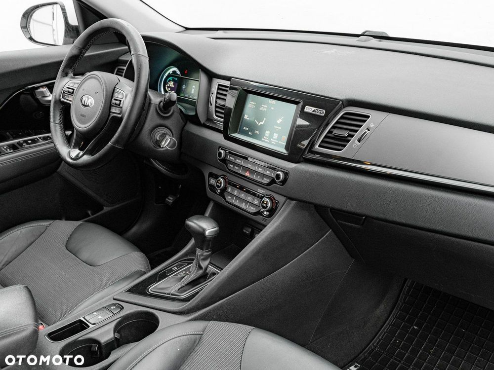 Kia Niro - 36