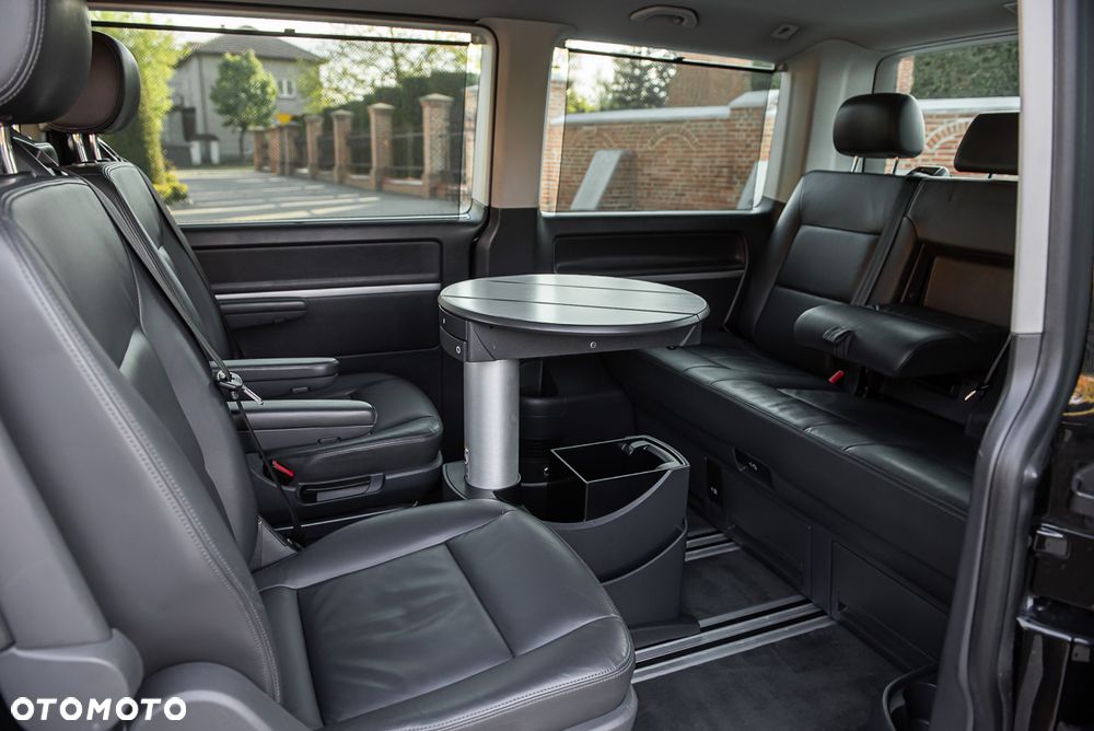 Volkswagen Multivan - 20