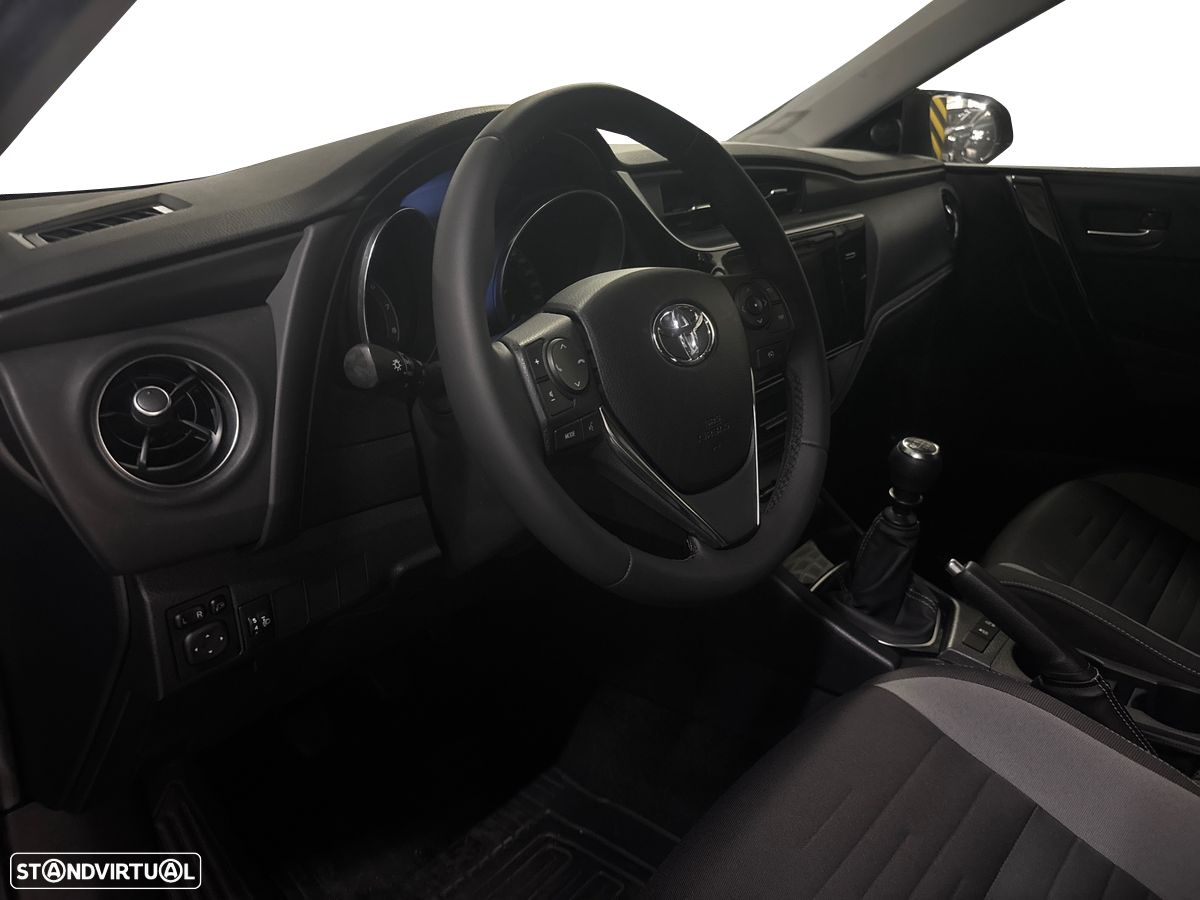 Toyota Auris Touring Sports 1.2T Comfort+Pack Sport - 7