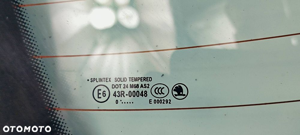 SZYBA TYŁ SKODA OCTAVIA II HB - 3