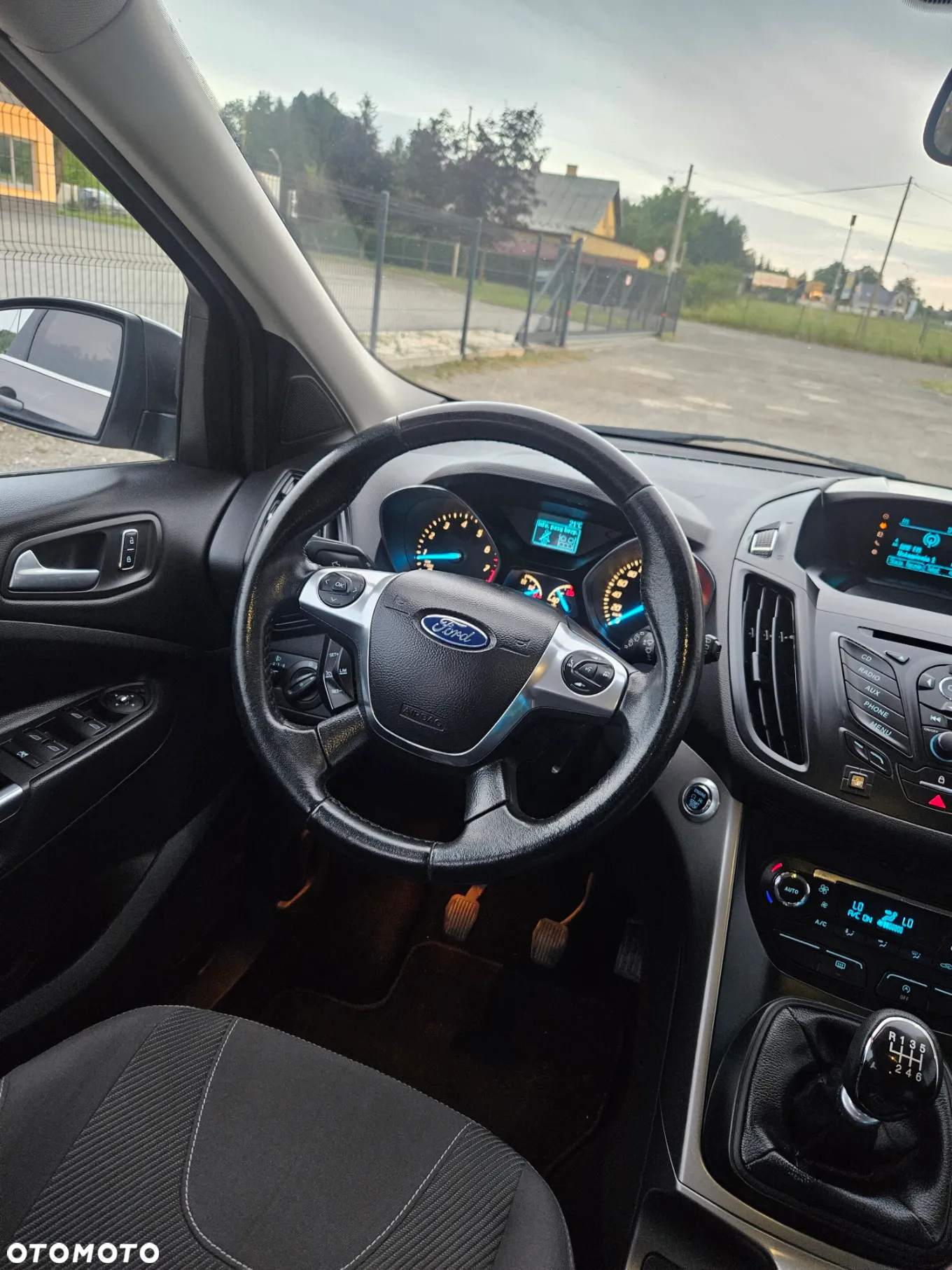 Ford Kuga - 24