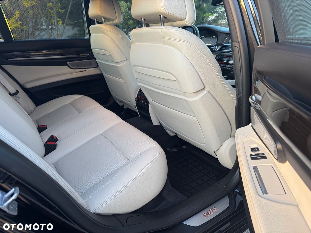 BMW Seria 7 740d xDrive - 8